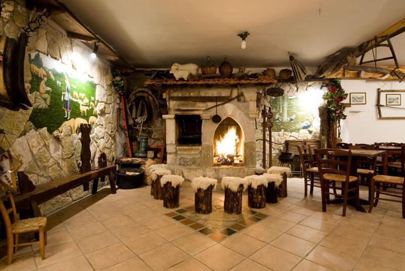 Lh Albergo Il Paradiso Pescasseroli Εξωτερικό φωτογραφία