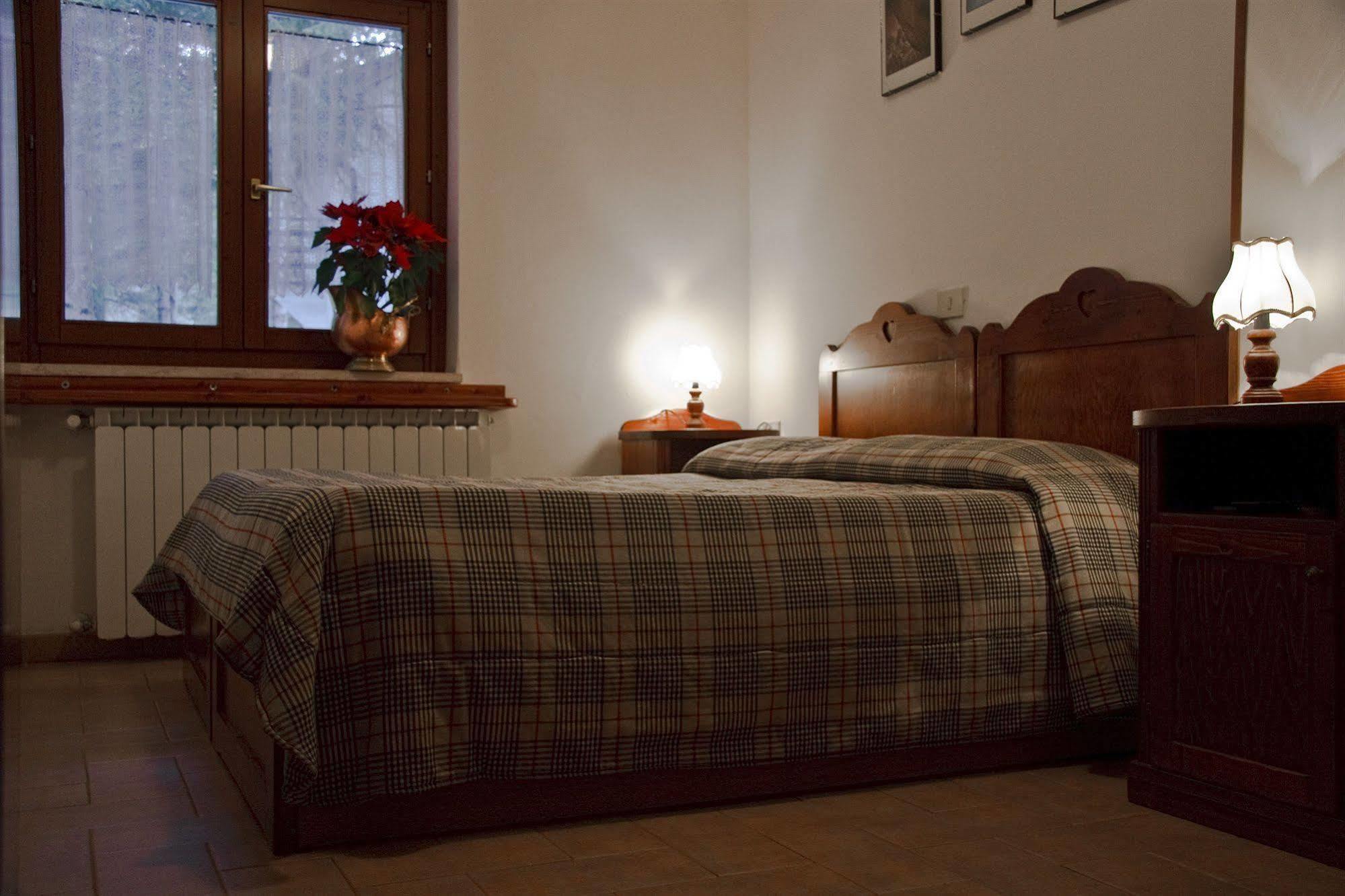 Lh Albergo Il Paradiso Pescasseroli Εξωτερικό φωτογραφία