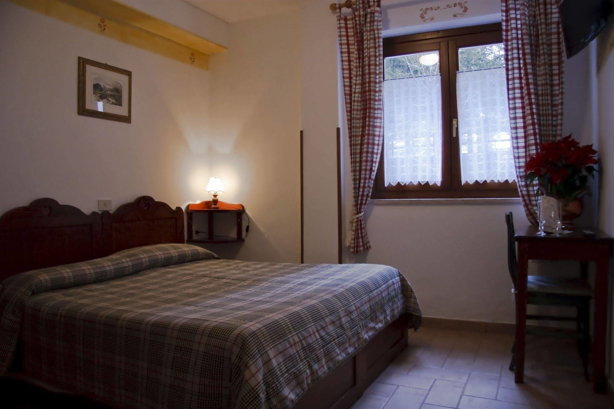 Lh Albergo Il Paradiso Pescasseroli Εξωτερικό φωτογραφία